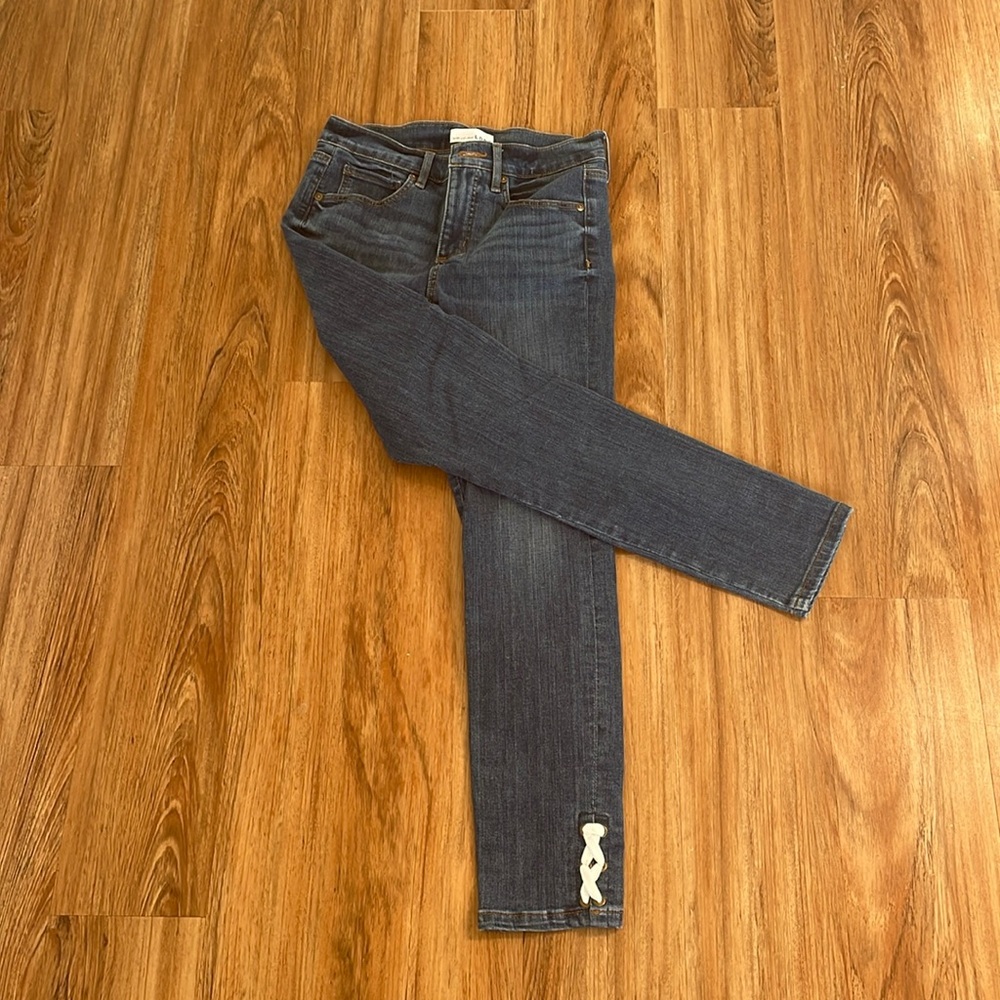 NWOT Loft Skinny Crop Bottom Lace Up Jeans | Size 2/26